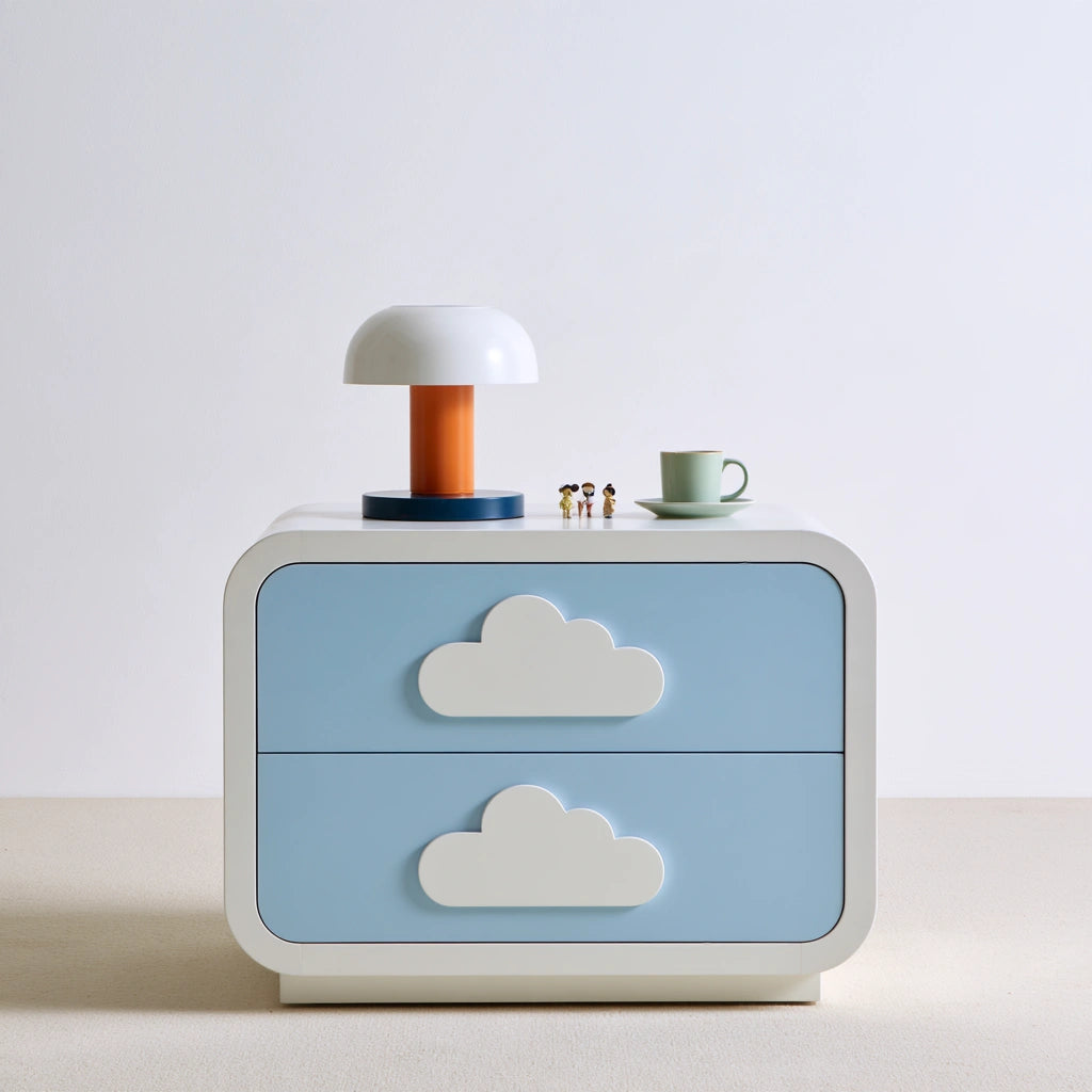 Table de chevet aux lignes épurées à deux tiroirs, coloris bleu clair et blanc
